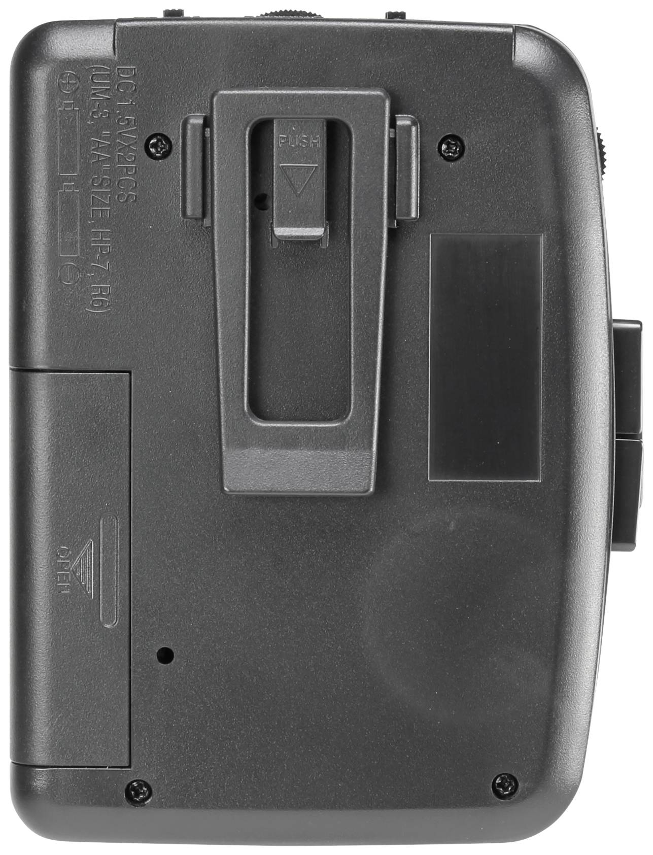 Magnétophone portable fermé, vue arrière avec clip de ceinture et compartiment à piles visible.