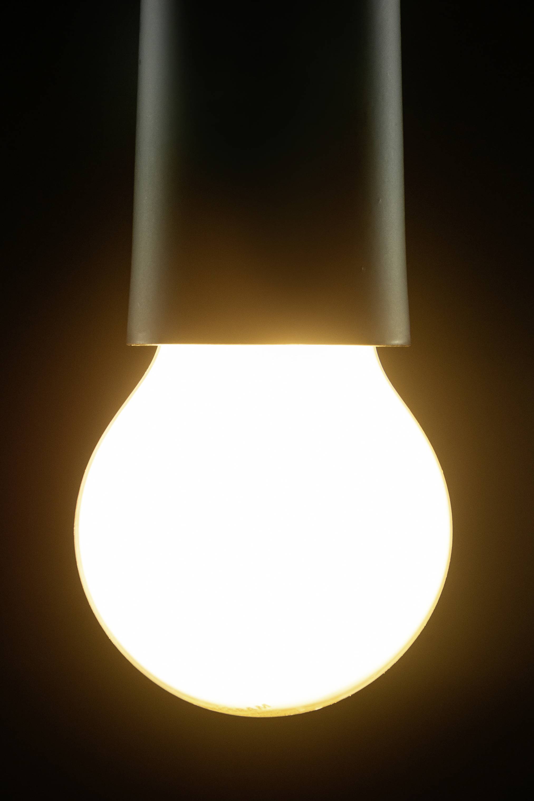 Segula 65618 LED CEE D (A - G) E27 forme de poire 10 W = 91 W blanc chaud (Ø x L) 60 mm x 104 mm 1 pc(s)-1