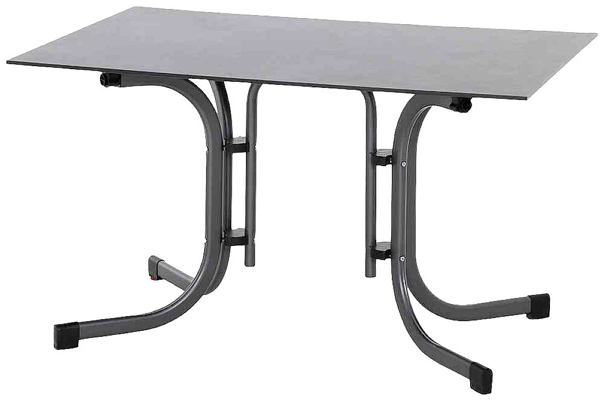 Table rectangulaire avec des pieds en métal et un plateau noir, posée de manière autonome sur un fond blanc.