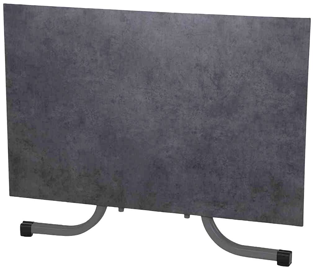Table grise rectangulaire avec deux pieds incurvés. La surface semble légèrement texturée. Aucune inscription visible.