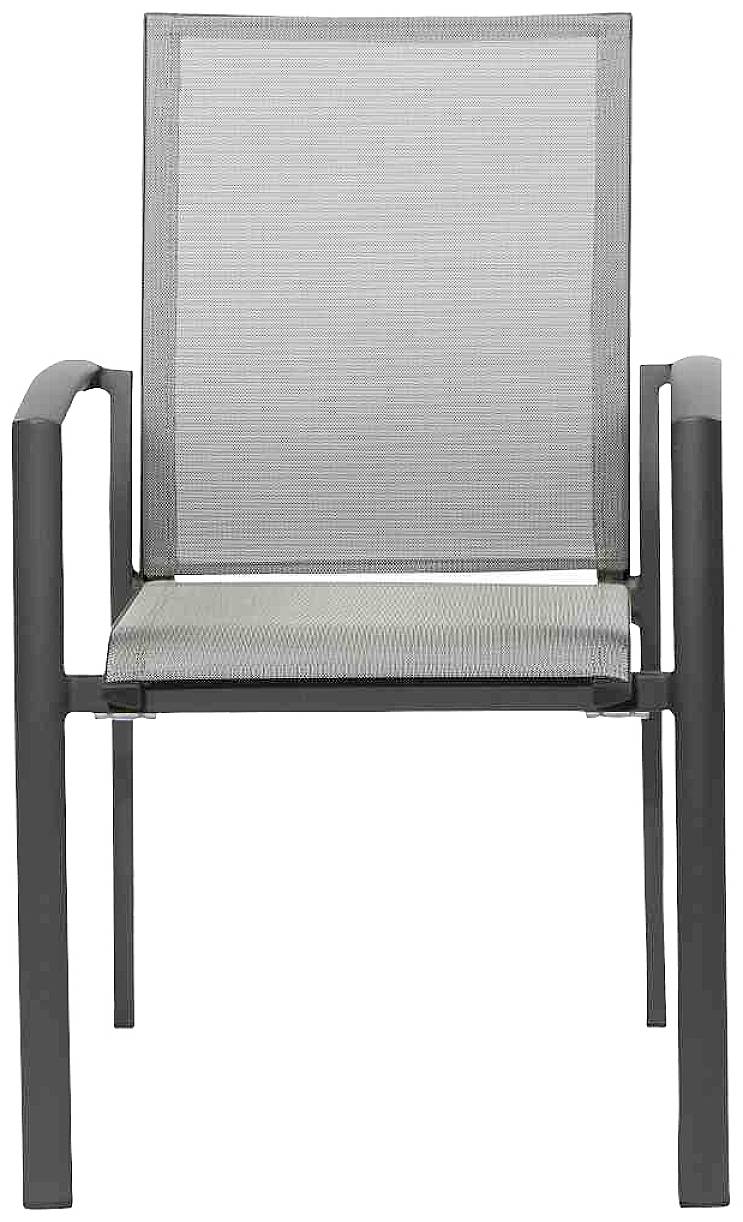 Une chaise de jardin grise avec un cadre en métal et un revêtement en tissu est droite.
