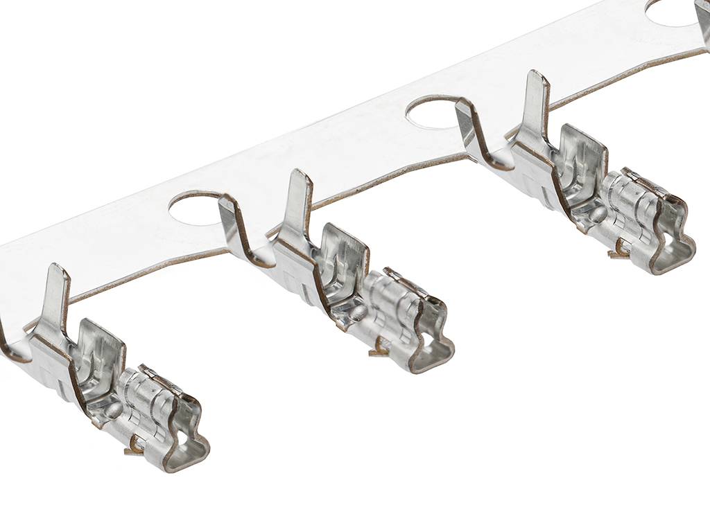 Barre-clips métallique avec plusieurs clips espacés régulièrement, spécialement conçue pour suspendre ou fixer des objets.