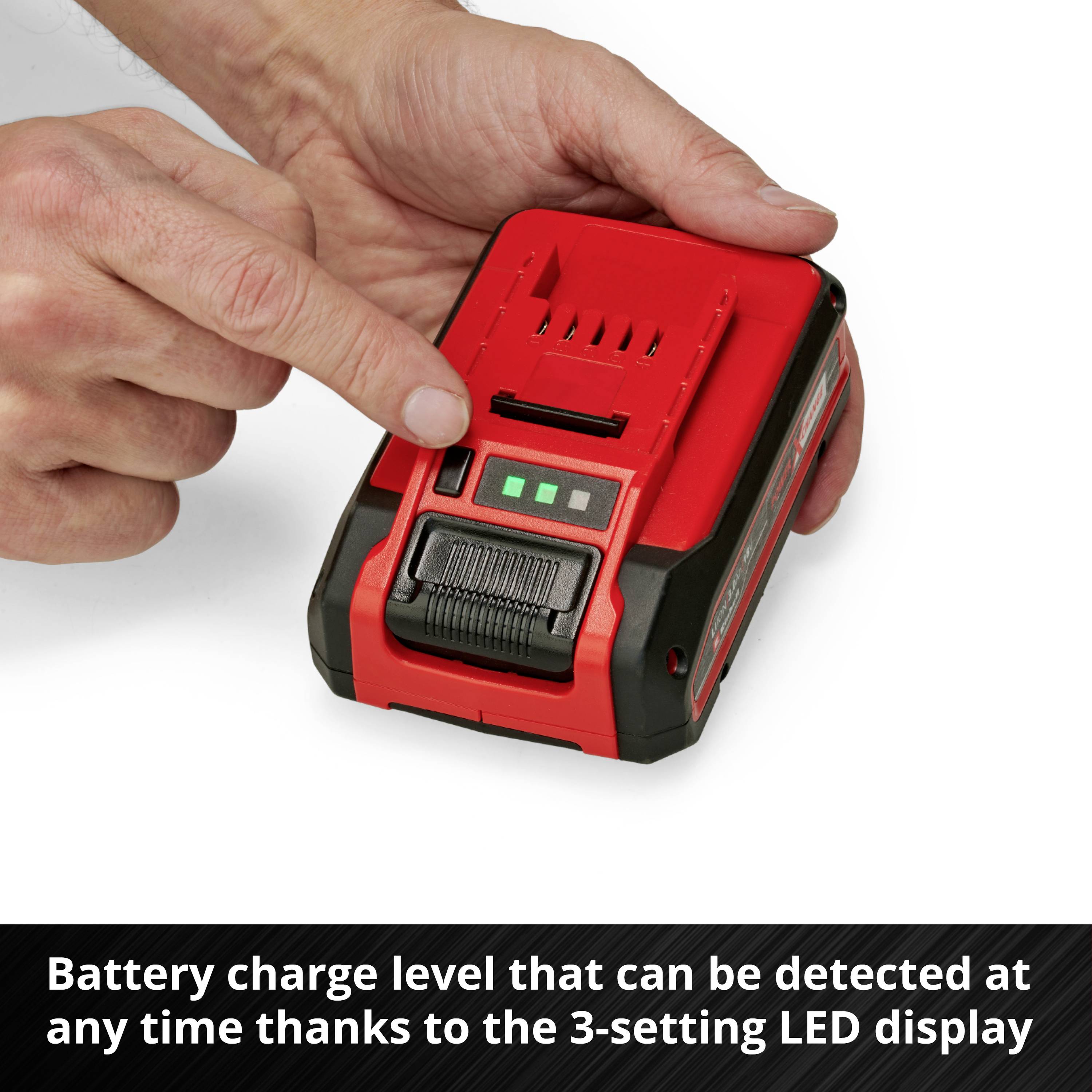 Une main pointe vers une batterie rouge avec un indicateur LED à trois niveaux. Texte en bas : 'État de charge de la batterie toujours visible grâce à l'indicateur LED à 3 niveaux'.