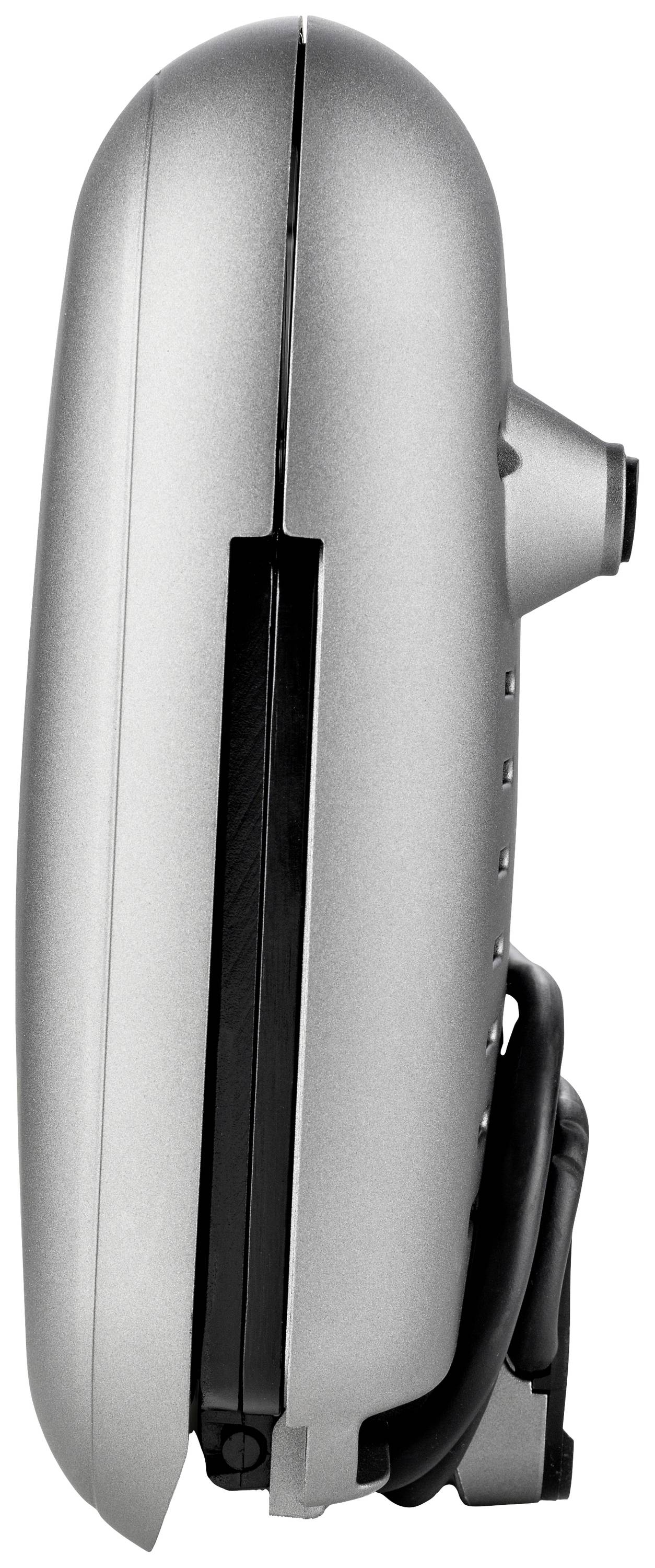 Un téléphone portable à clapet argenté, vu de côté, avec une caméra visible et un dispositif d'attache.