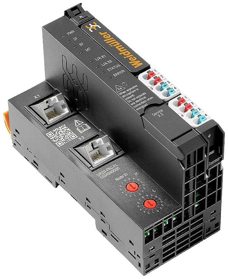 Un module électronique noir compact avec plusieurs connexions codées par couleur et deux ports Ethernet. Logo de la marque visible.