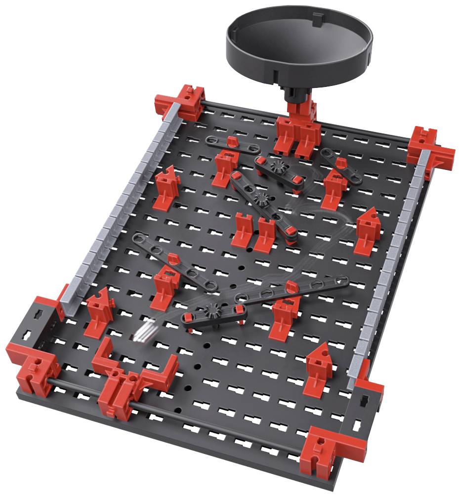 Un ensemble de circuit à billes noir et rouge avec différents composants et un récipient à l'extrémité, monté sur une planche perforée.