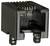 Gros plan d'une prise de connecteur RJ45 noir montrant les broches métalliques et l'ouverture pour l'insertion du câble Ethernet.