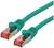 Deux câbles Ethernet verts avec des connecteurs rouges, utilisés pour les connexions réseau.