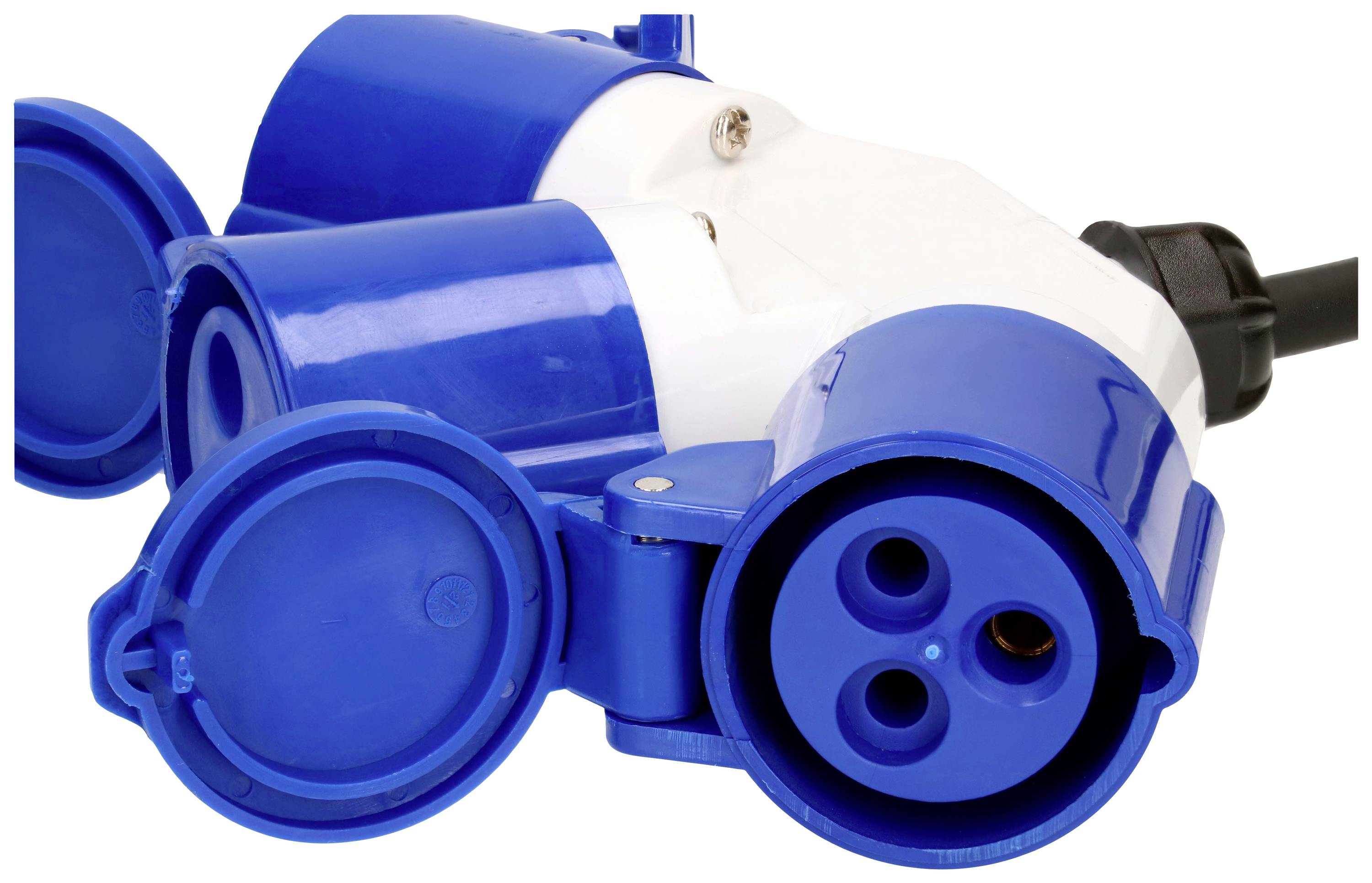 Une fiche CEE triphasée bleue avec trois emplacements ronds et des capots de protection, utilisée pour les connexions électriques industrielles.