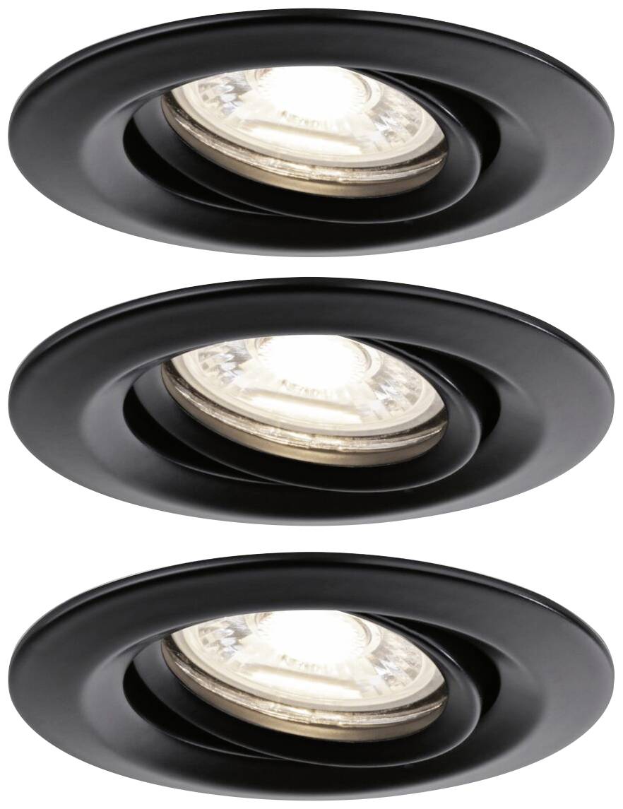 Trois spots de plafond noirs, ronds, équipés de lampes LED, disposés à intervalles réguliers et dirigeant leur lumière vers le bas.