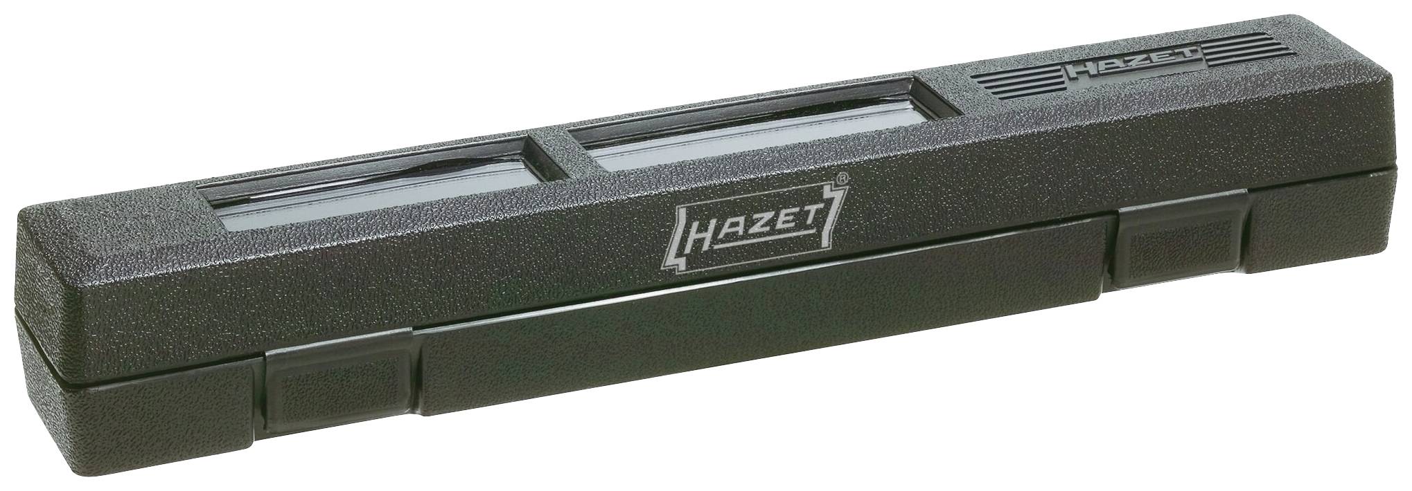 Une boîte à outils noire fermée avec le logo 'HAZET' au centre.