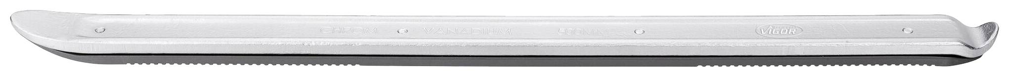 Insertion métallique d'une balai d'essuie-glace, montrant la partie centrale avec des trous pour la fixation de l'insert en caoutchouc d'essuyage.