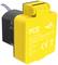 Chargeur jaune avec les inscriptions 'PCE', 'Type : U2 5050', 'Entrée : 240VAC 50HZ 0,15A', 'Sortie : 5VDC / 2,1A', marquage CE.