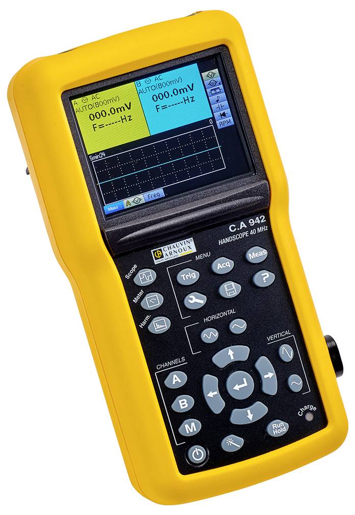 Un oscilloscope jaune avec écran, affichant des mesures de tension et de fréquence. Différentes touches de réglage sont visibles.
