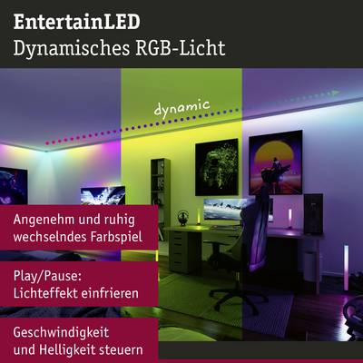 Une pièce avec des lumières RVB dynamiques qui changent doucement. Une personne contrôle les effets lumineux sur l'ordinateur. Texte : 'Jeu de couleurs agréable et paisiblement changeant'.
