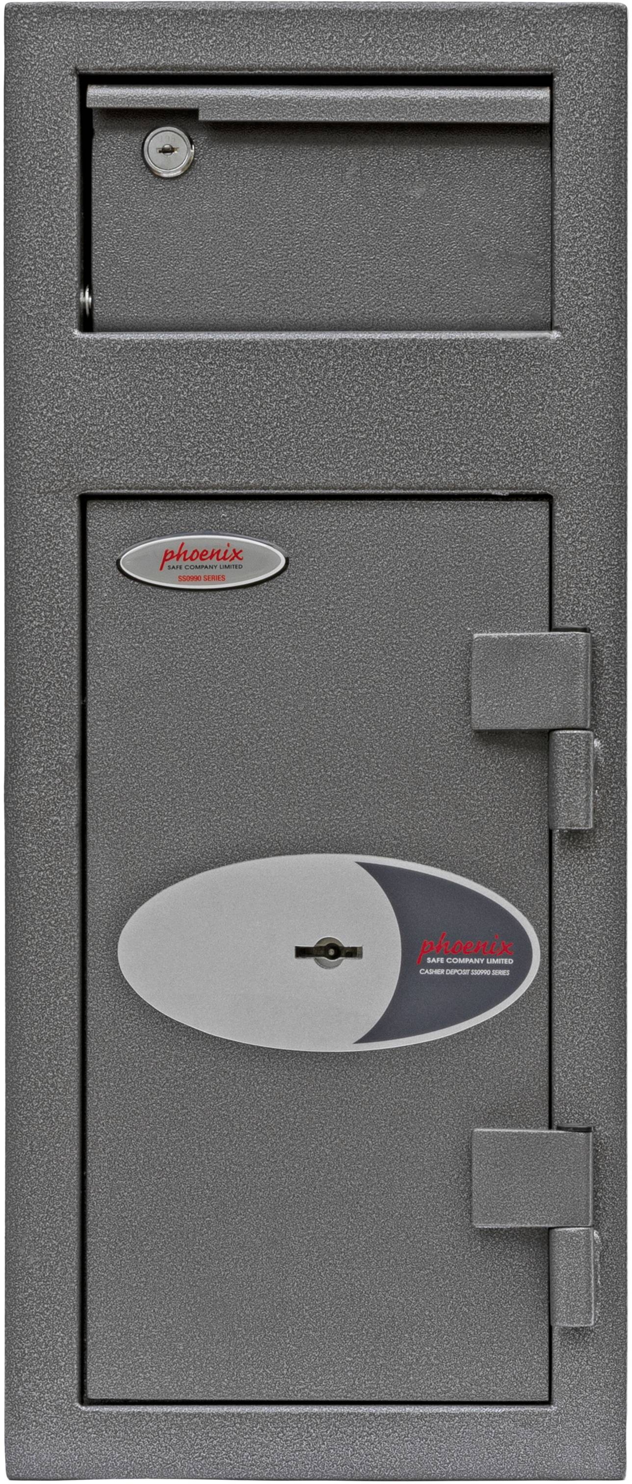 Coffre-fort gris avec fente de dépôt en haut et porte verrouillée au centre. Adapté pour le rangement sécurisé des objets de valeur.