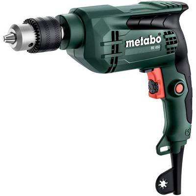 Perceuse électrique filaire Green Metabo BE 650 avec mandrin métallique et poignée latérale, présentée sur un fond blanc.