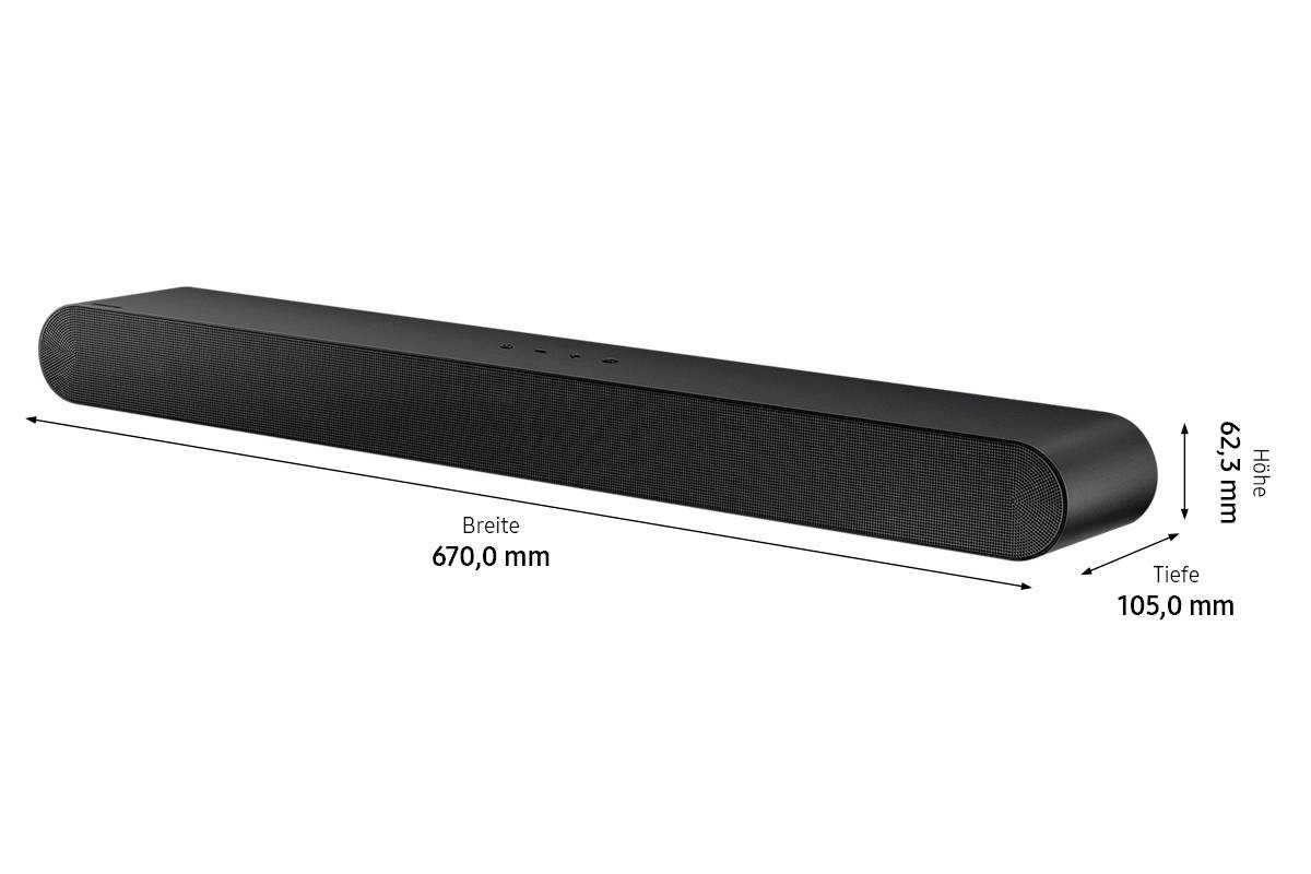 Barre de son noire avec les dimensions suivantes : largeur 670 mm, hauteur 62,3 mm, profondeur 105 mm.