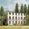 Un bâtiment délabré sur trois étages, aux façades et fenêtres endommagées, entouré d'arbres hauts et étroits.