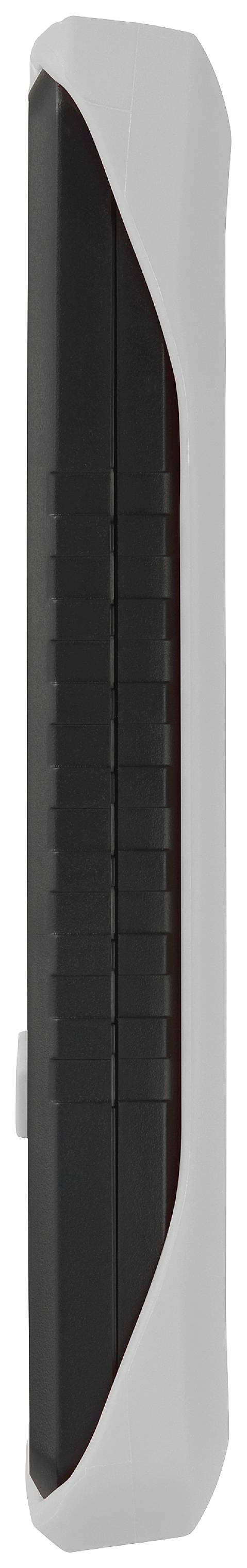 Objet noir et allongé avec un bord gris, orienté verticalement. Sa fonction ou son usage n'est pas identifiable.