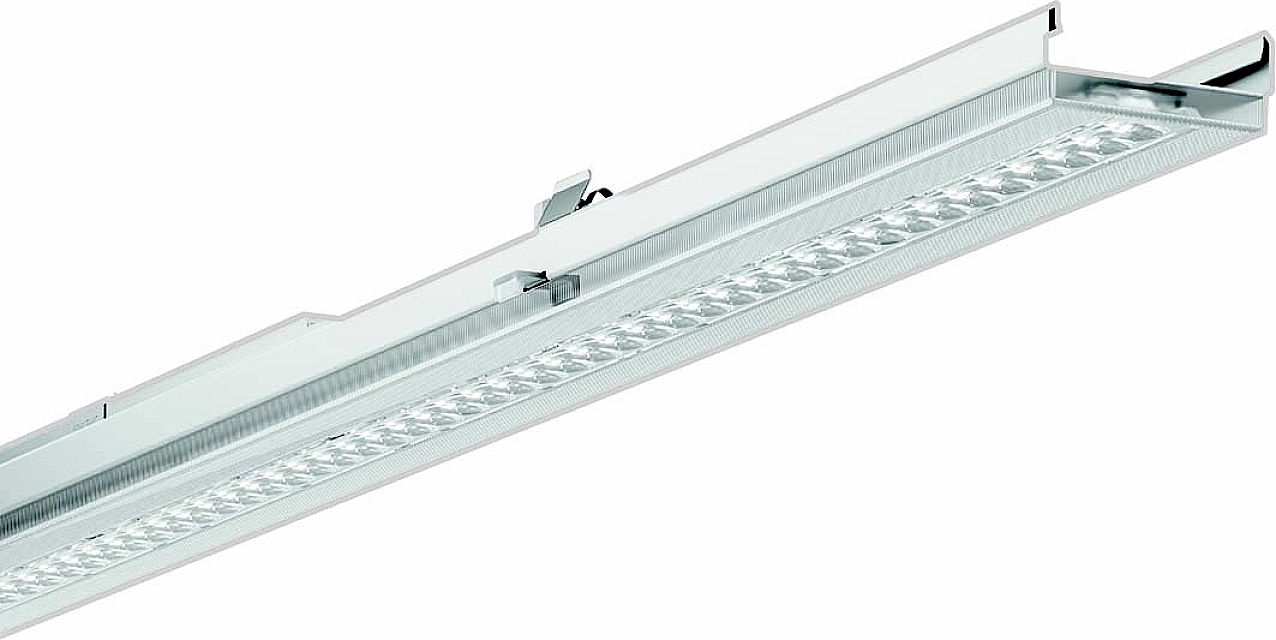 Un luminaire de plafond LED long et étroit avec un cadre rectangulaire et un design moderne et fonctionnel, adapté aux espaces commerciaux.