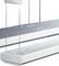 Deux luminaires allongés et suspendus, au design élancé, montés sur des fils fins. Ils sont conçus de manière moderne et minimaliste.