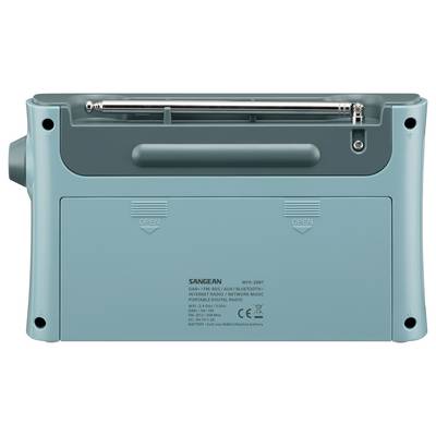 Vue arrière d'une radio portable SANGEAN couleur bleu-vert avec une poignée de transport intégrée et une antenne, montrant le compartiment à piles et les loquets ouverts.