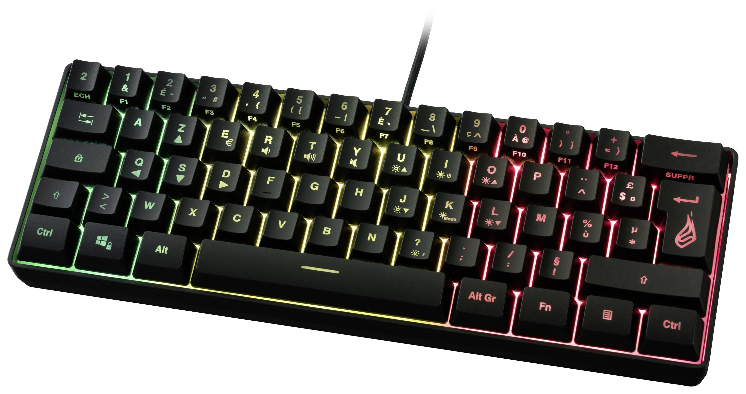 Un clavier de jeu éclairé avec des lumières LED colorées. Les touches sont disposées selon la disposition QWERTZ.