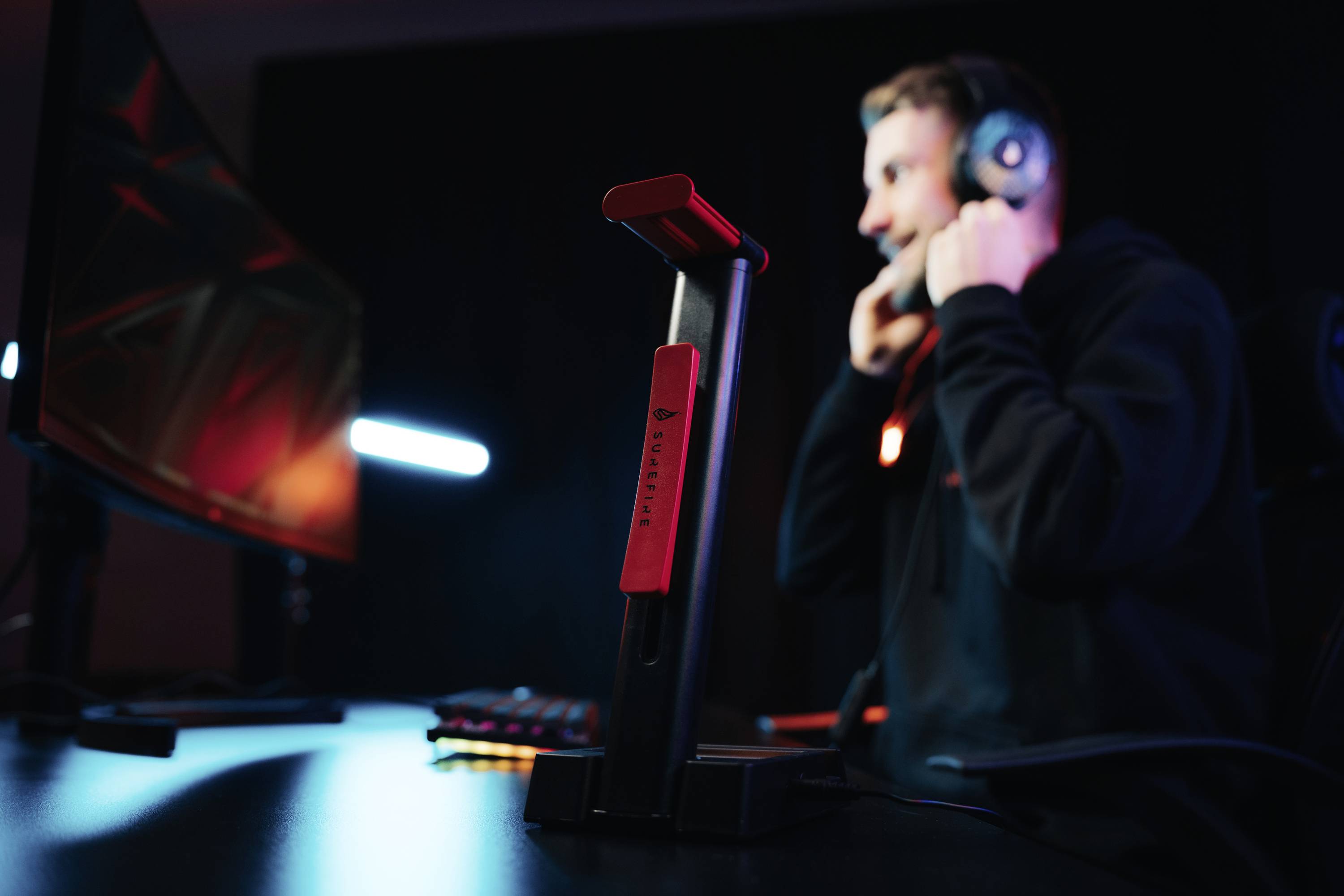 VERBATIM SUREFIRE VINSON N2 DUAL BALANCE GAMING RGB MULTI-FUNCTION HEADSET STAND BLACK WCF (P)-5
