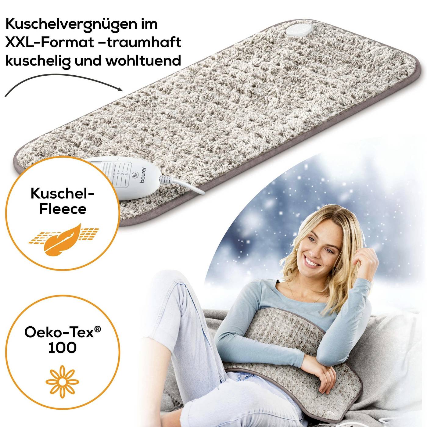 Un tapis chauffant beige en polaire douillette au format XXL. Il est certifié Oeko-Tex. Une femme utilise le tapis pour son bien-être.