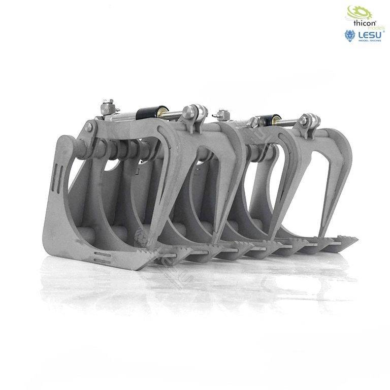 Modèle d'un préhenseur hydraulique à plusieurs pinces alignées, principalement en métal gris, sur un fond blanc.