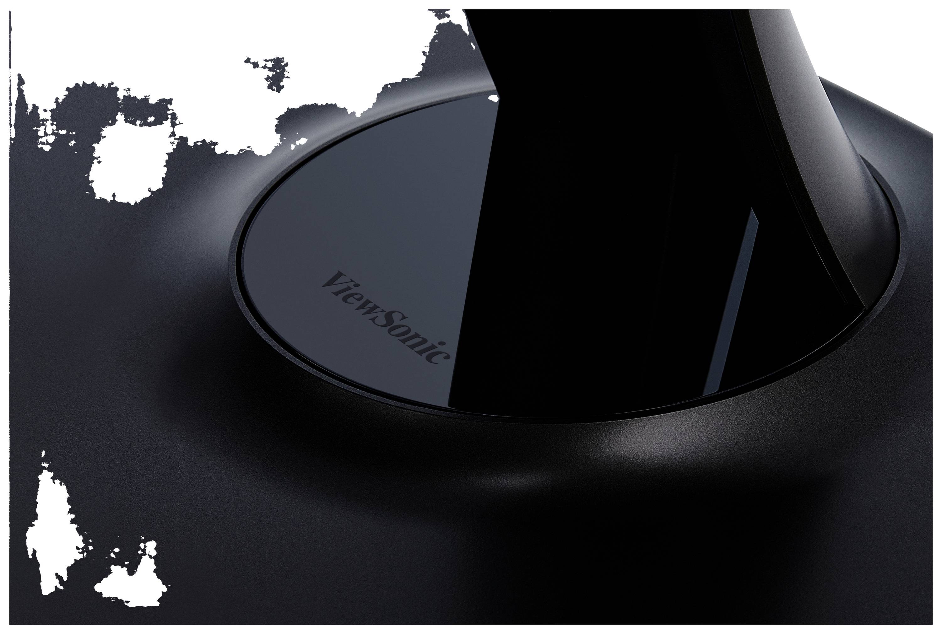 Un pied de moniteur noir en gros plan, sur lequel est inscrit le nom de marque 'ViewSonic'.
