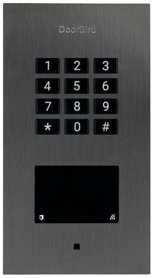 Système d'interphone noir avec pavé numérique et petit écran, utilisé pour le contrôle sécurisé des accès.