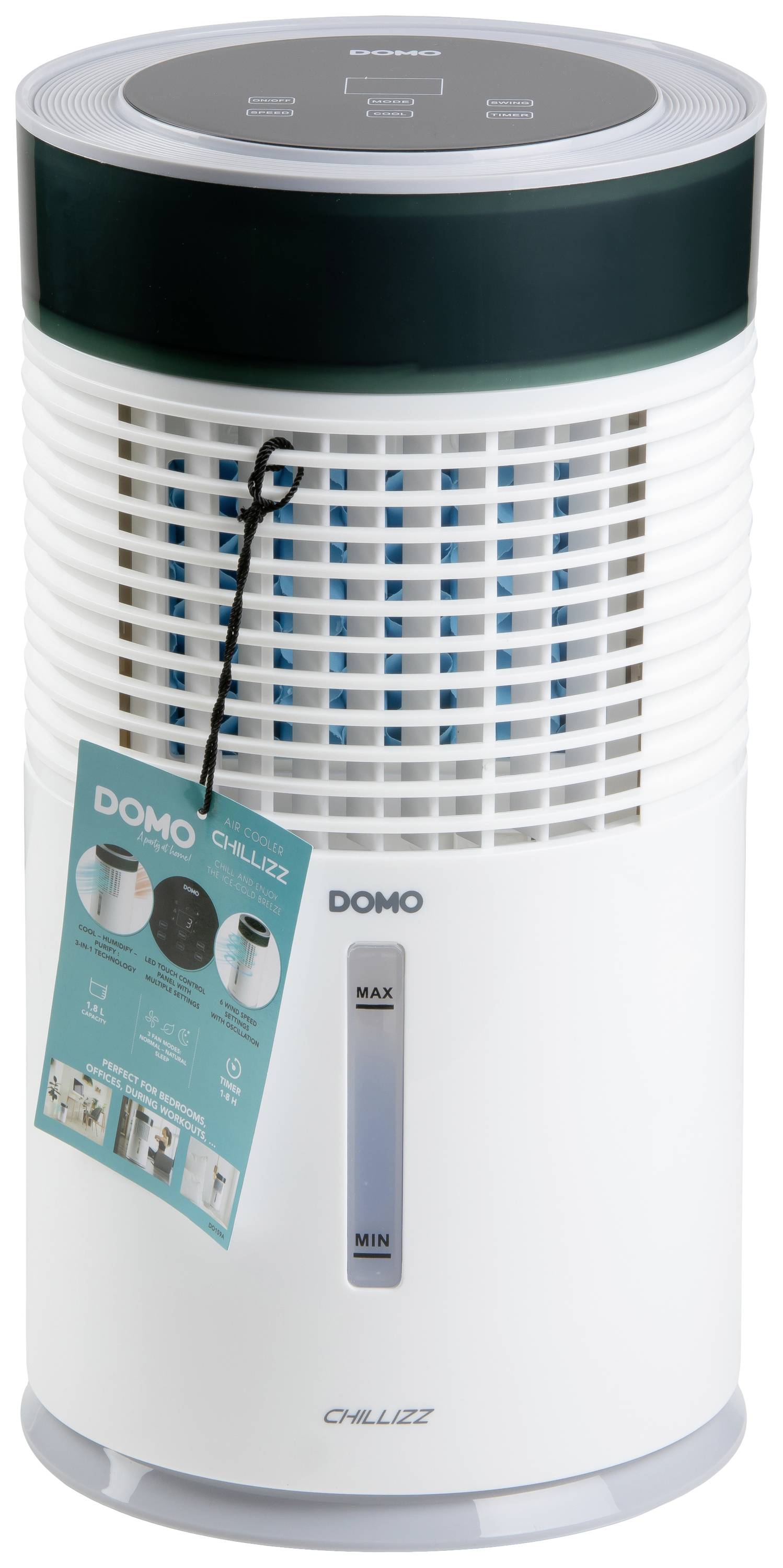 Humidificateur d'air avec affichage numérique, modèle 'Domo', de forme cylindrique. Une étiquette suspendue présente les fonctions et les caractéristiques du produit.