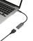 Ordinateur portable avec un câble adaptateur HDMI connecté. L'adaptateur est fixé au port de l'ordinateur portable.