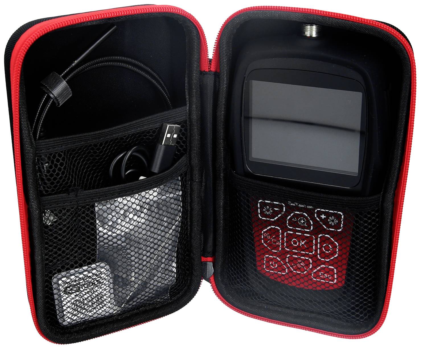 Un appareil de diagnostic portable dans un étui de transport noir et rouge ouvert. À côté de l'appareil se trouvent un câble USB et d'autres accessoires.