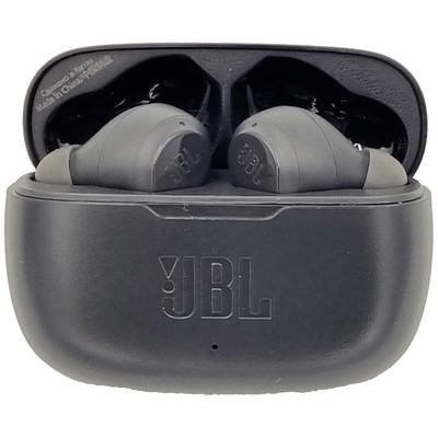 Écouteurs sans fil JBL noirs dans un boîtier de charge, ouverts, avec les embouts visibles, adaptés à l'écoute de musique mobile.