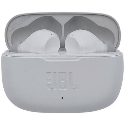 Écouteurs sans fil blancs dans un boîtier de charge ouvert avec le logo 'JBL' sur l'avant.