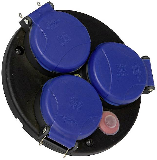 Trois prises électriques bleues et rondes sur une base noire ; deux avec un couvercle rabattable, une avec un bouton de couverture transparent à côté.