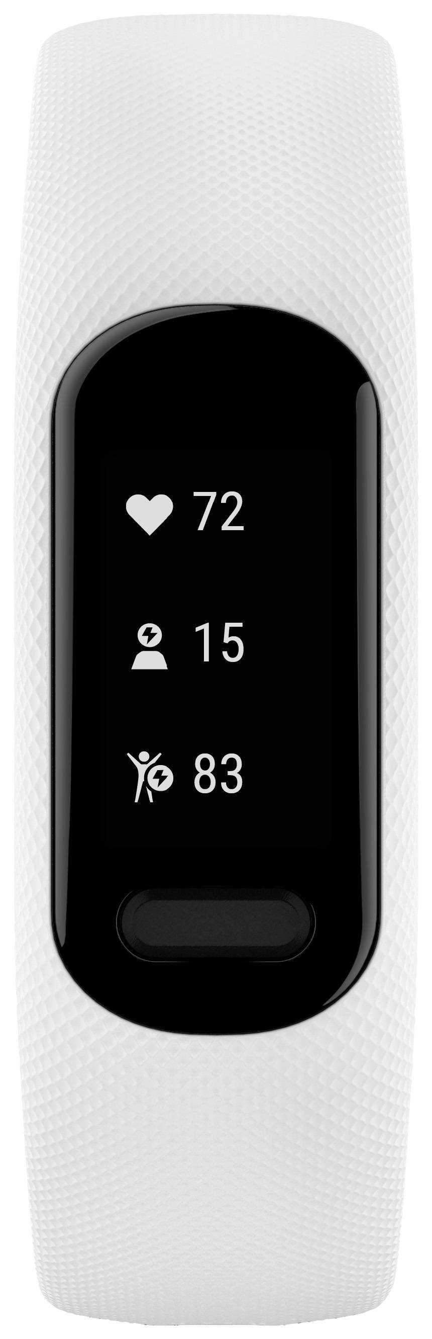 Un tracker de fitness avec un bracelet blanc affiche sur son écran : Fréquence cardiaque 72, Pas 15, Activité 83.