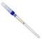 Un tube à essai transparent de laboratoire avec un bouchon bleu et un marquage jaune, posé horizontalement au centre de l'image sur un fond blanc.