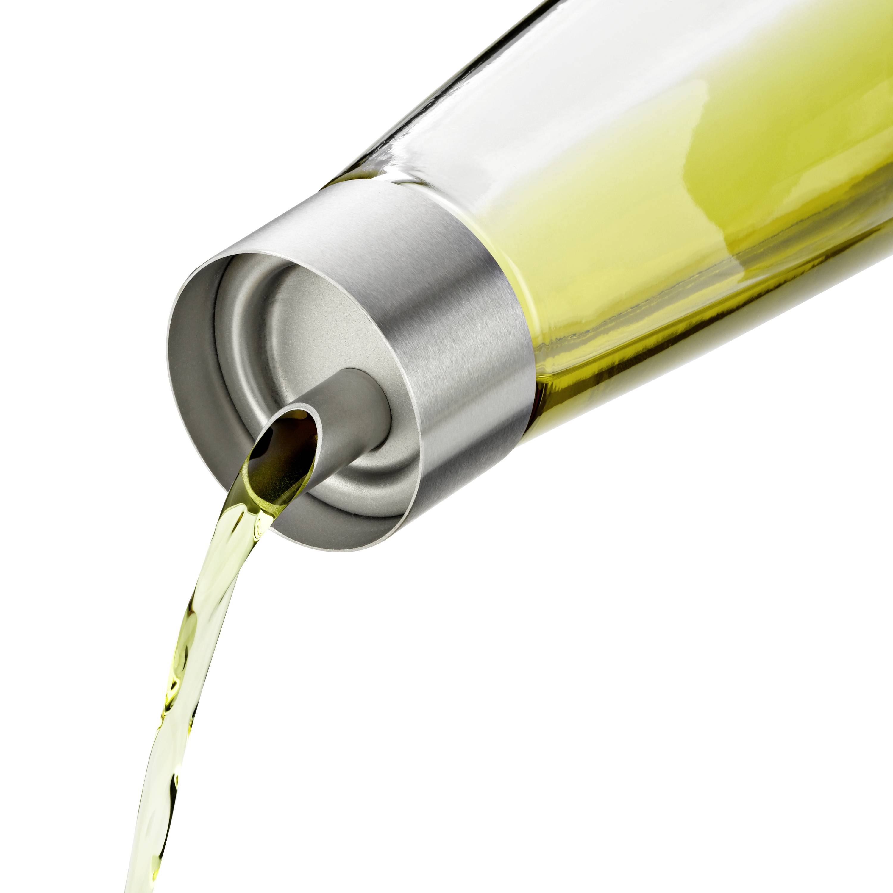 Une bouteille ouverte d'où l'huile s'écoule en un jet régulier.