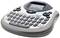 Appareil d'étiquetage portable avec clavier QWERTZ, petit écran et mention 'DYMO LetraTag'. Convient pour la création d'étiquettes.