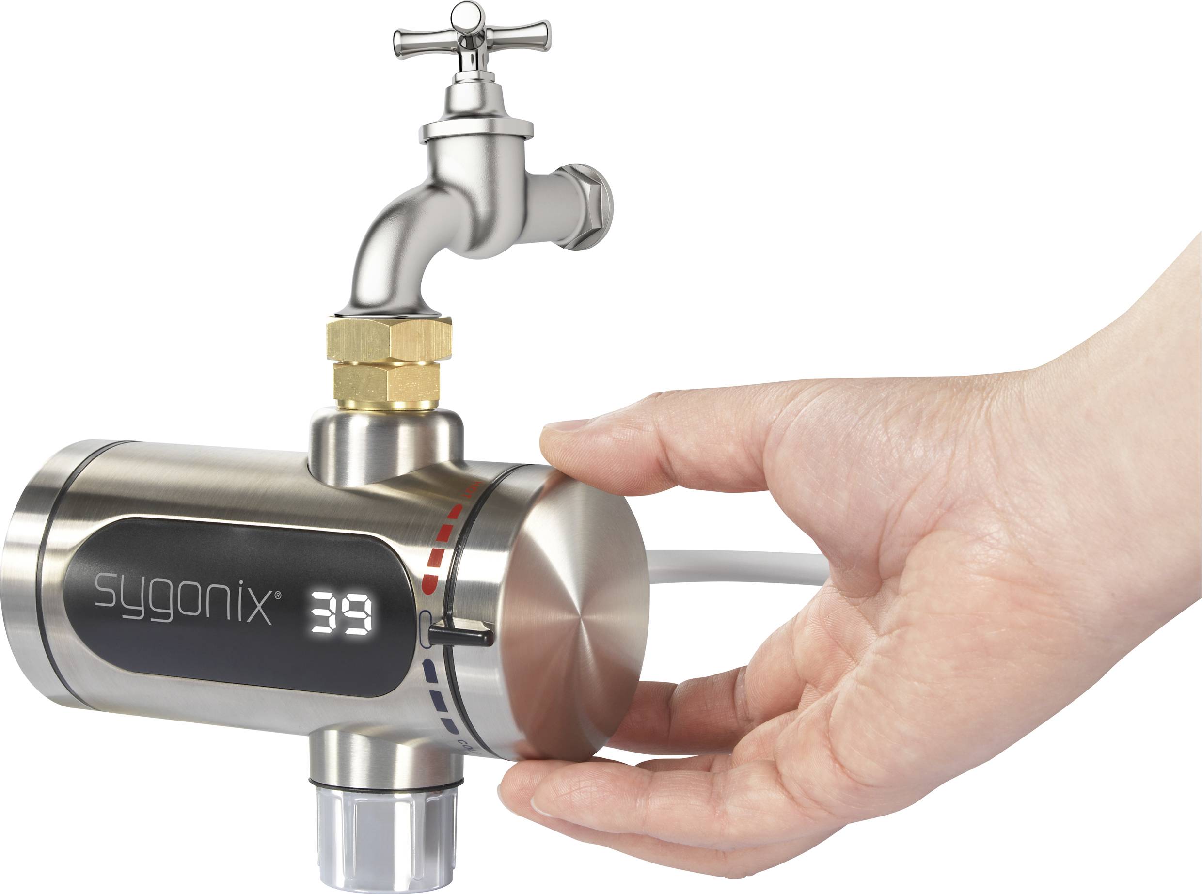 Une main tourne un robinet d'eau numérique avec affichage de la température. L'écran indique 39 degrés.