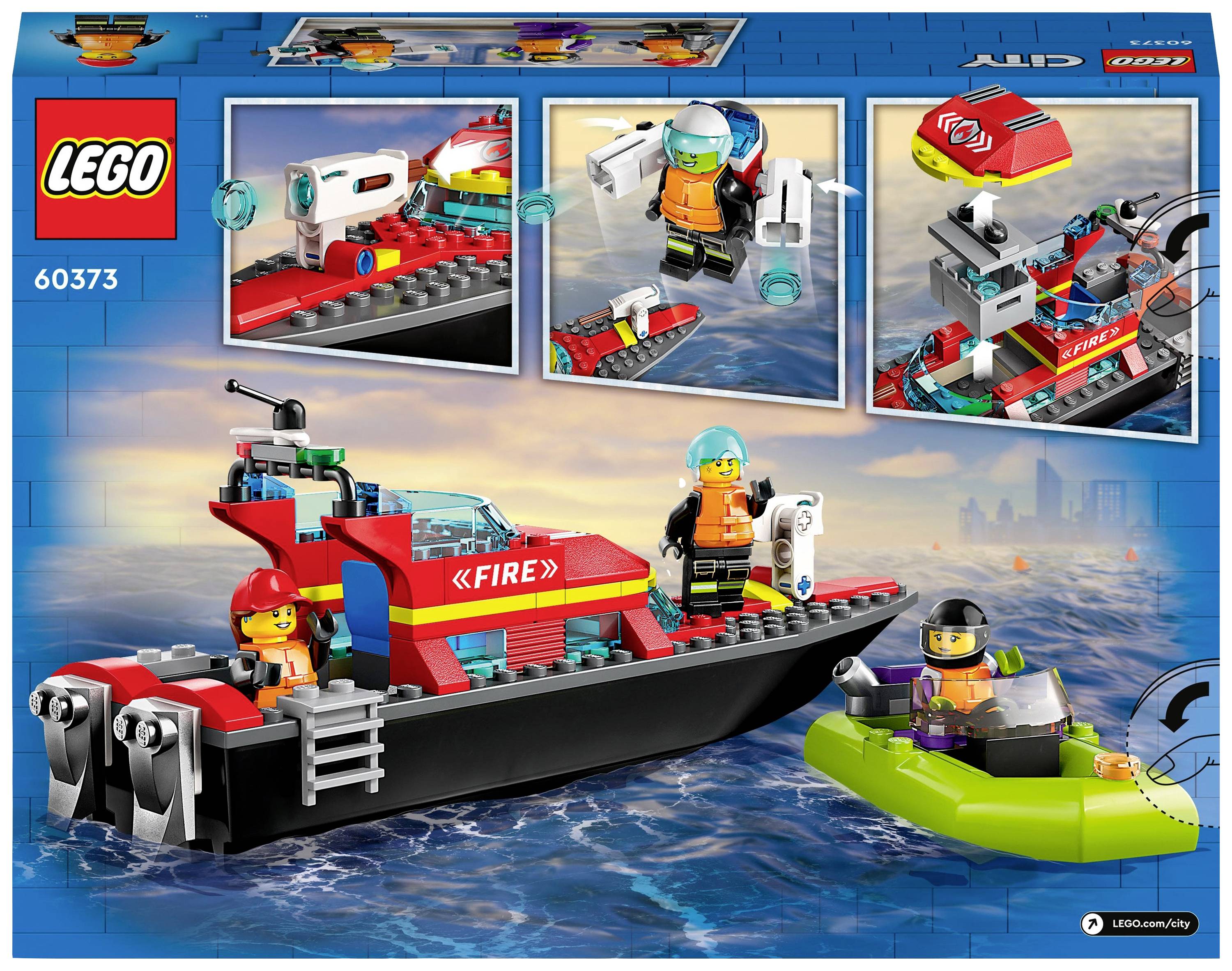 L'emballage du set LEGO 60373 présente un bateau de pompiers avec trois figurines, un jet-ski et des accessoires. Des scènes de sauvetage en milieu aquatique.