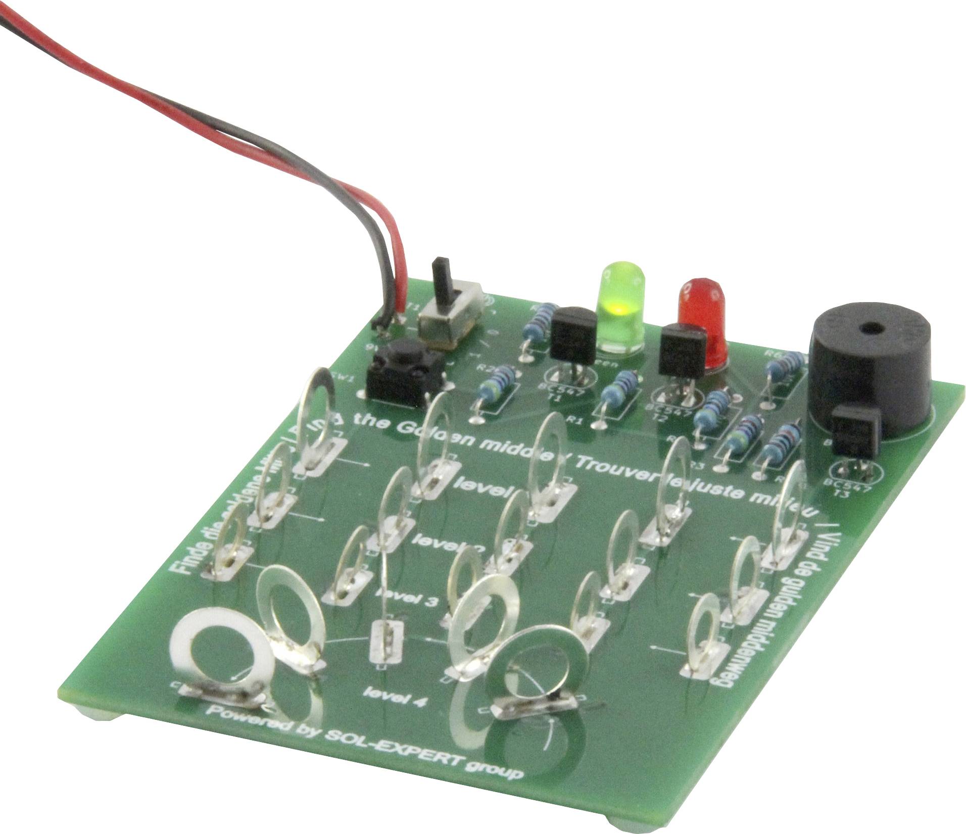 Jeu électronique d'adresse sur circuit imprimé vert avec voyants LED, arches métalliques et composants électroniques.