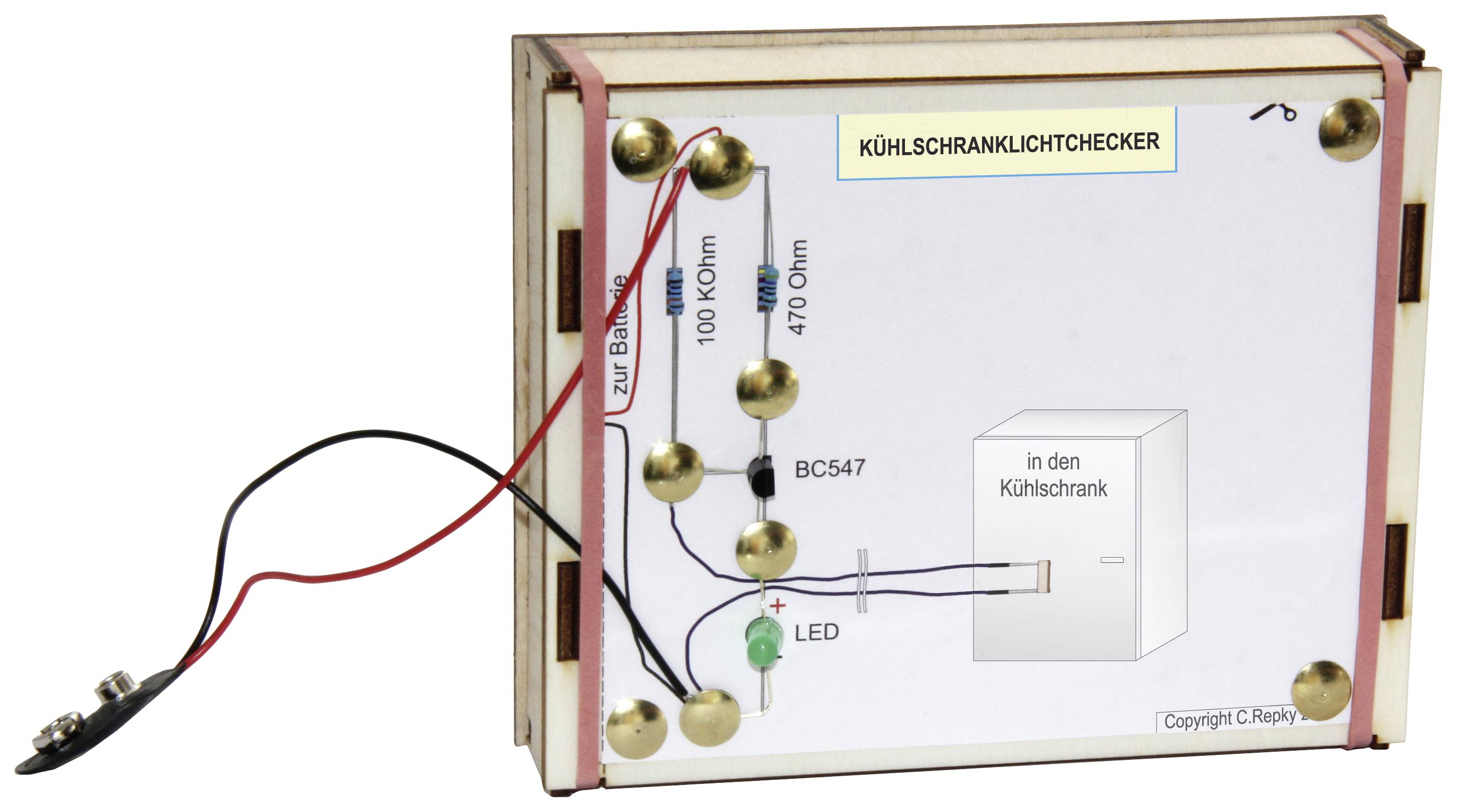 'Vérificateur de lumière de réfrigérateur' Le schéma de circuit montre les connexions de la batterie, des résistances, du transistor BC547 et de la LED pour l'indication de refroidissement.
