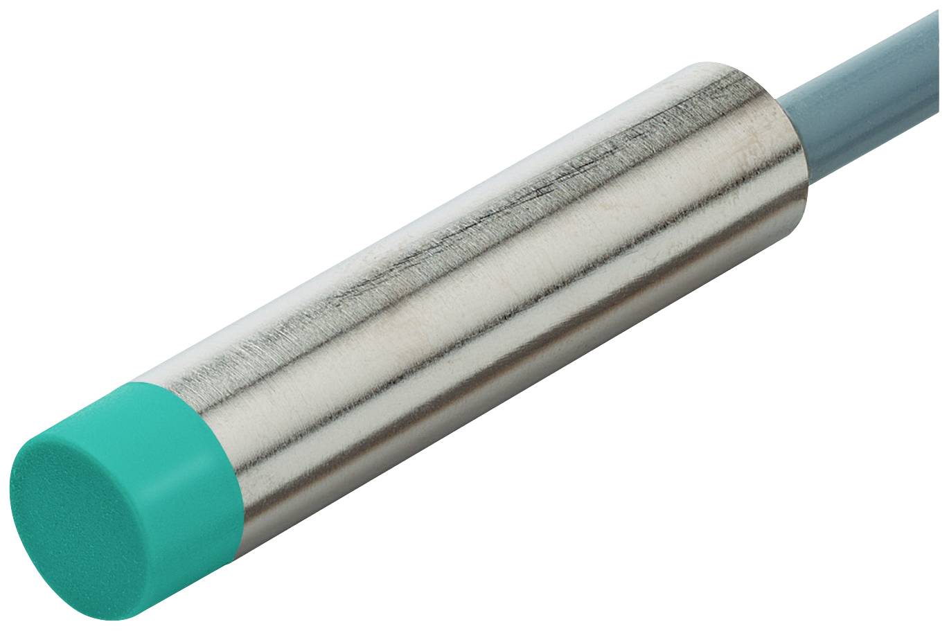 Un capteur de proximité cylindrique avec un corps en métal argenté et un capuchon en plastique vert relié à un câble de connexion bleu.