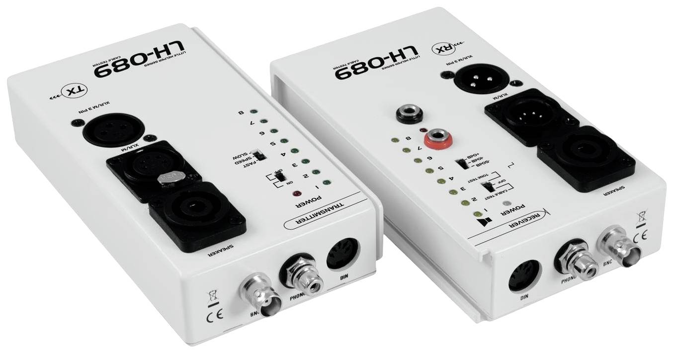 Deux amplificateurs audio blancs avec des connexions XLR et des voyants lumineux. Ces appareils sont destinés à des applications professionnelles de techniques audio.