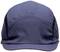 Une casquette bleue en tissu avec des insertions en maille noire sur les côtés, vue de face.